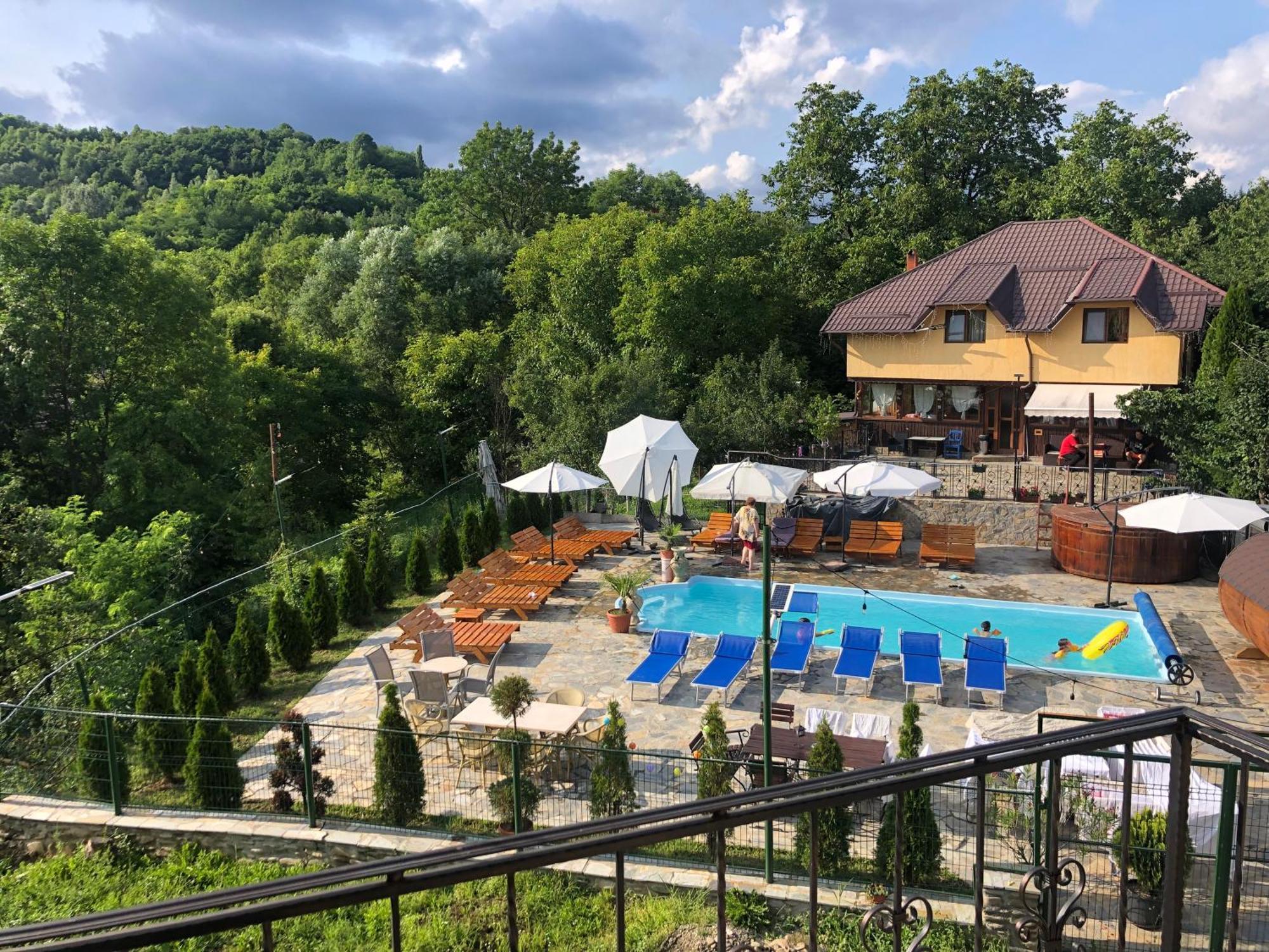 Pensiunea Portas Resort Slănic Exterior foto